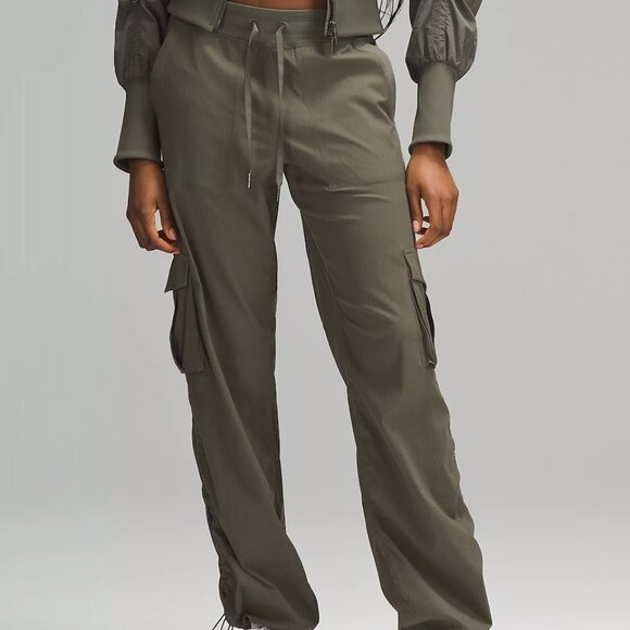 Dance Studio Relaxed-Fit Mid-Rise Cargo Pant - Picture 1 of 3